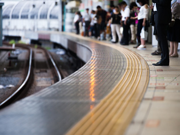 駅近